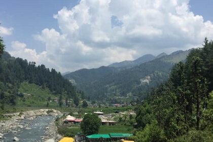 Barot valley is an underrated yet spectacular destination attracting visitors for the Shanan Hydel Project.