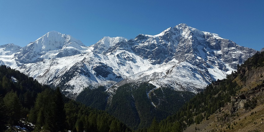 Betaab Valley is a mountainous area with snow all year round and the Lidder River nearby
