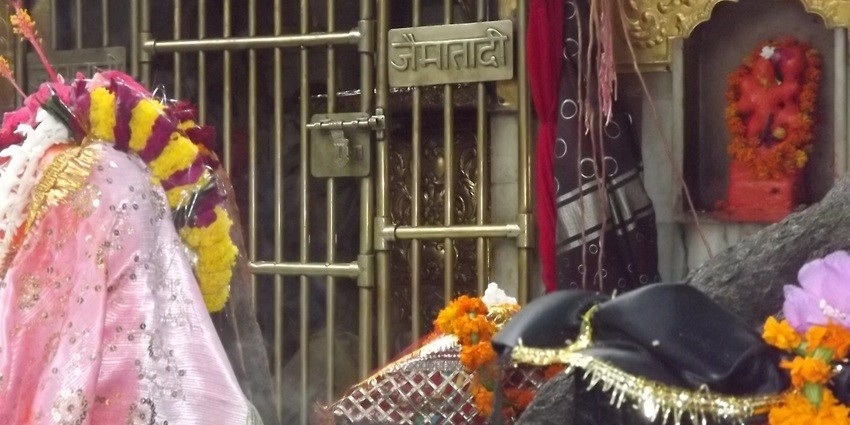Chintpurni Devi Temple, a renowned pilgrimage site - one of the best places to visit near Masroor temple.