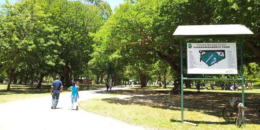 Viharamahadevi Park offers lush greenery, a small zoo, and a children’s play area.