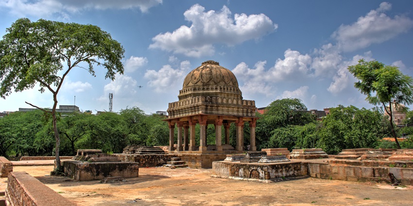 Mehrauli Archaeological Park, visiting here is one of the things to do in delhi with family