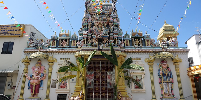 Visiting Sri Mahamariamman Temple is one of the best things to do in Penang for all.