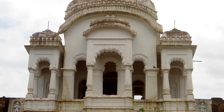 Vizianagaram Fort is one of the best places to explore around Ramanarayanam Temple.