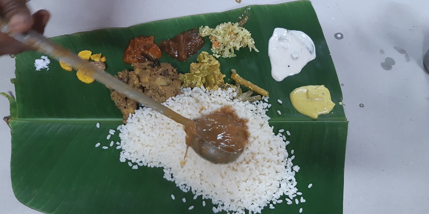 Kodungallur Temple offers you a chance to serve devotees as a volunteer of the temple.