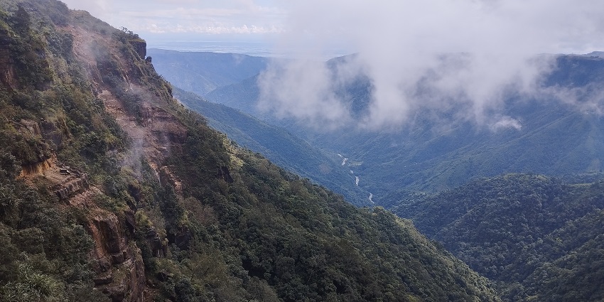 Wahkaba Falls makes for the best place to take a leap off the cliff in the region.