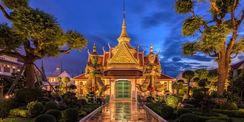 The majestic snapshot of the scenic Buddhist temple Wat Arun–the beautiful Thailand