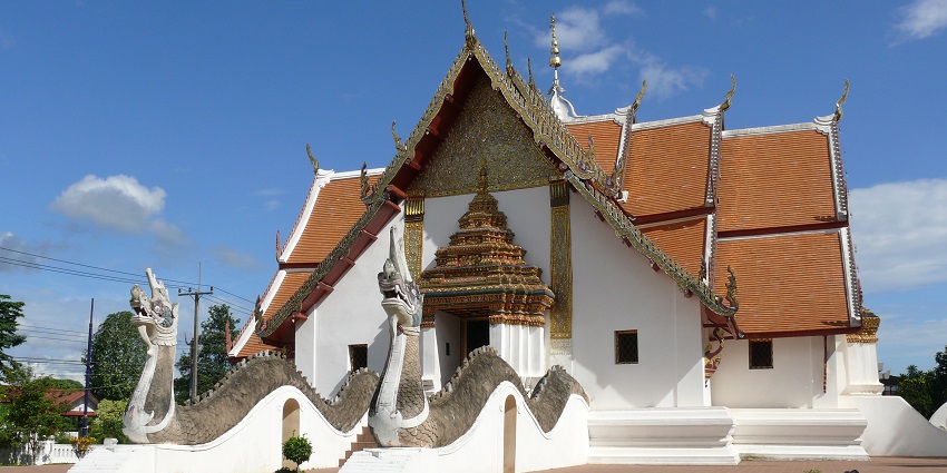 Majestic snap of the front entrance of the beautiful Buddha Vihar—Thailand Temples