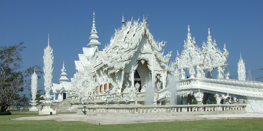 Beautiful Sanpshot of the Buddhist temple in Thailand—Iconic Places to visit in Thailand