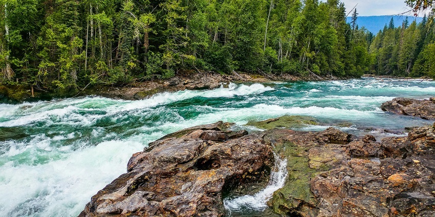 This spring displays it utmost beauty during the summer months as the temperature is very pleasant