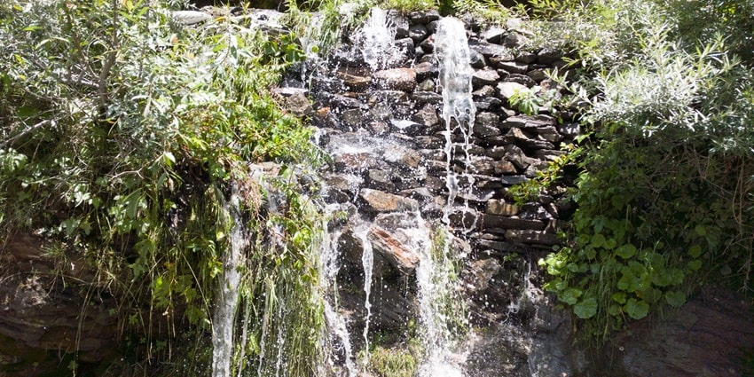 This magnificent waterfalls offer a refreshing view with the harmonious echoes of the water descending