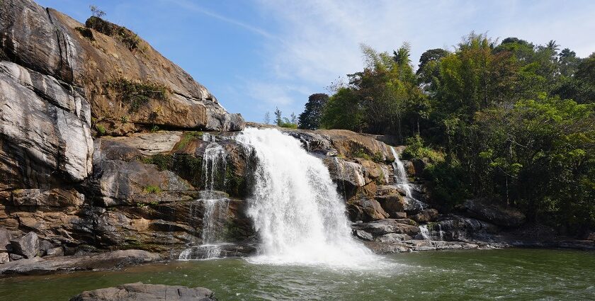 Witness the scenic natiral beaity & verdure at the popular Pandikuzhi Watеrfalls in Kerala