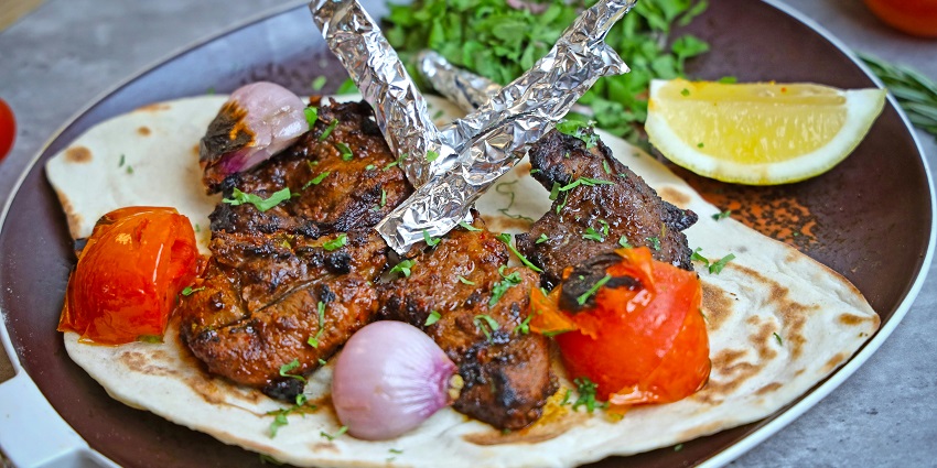 There are many eateries offering appetising food near Bandli Wildlife Sanctuary.