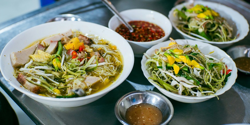 There are many eateries near Rahala Waterfalls that offer authentic Himachali food.
