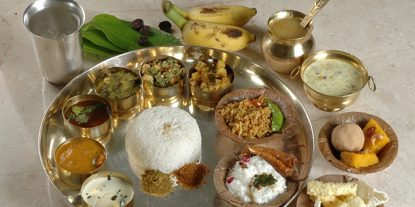 There are many eating options available nearby that offer lip-smacking food.