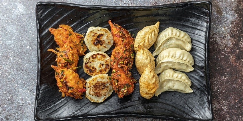 There are many restaurants and eateries in Arunachal Pradesh that offer delicious food.