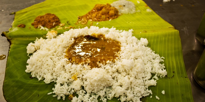 Tripunithura Temple has nearby food options that range from street food to proper meals.