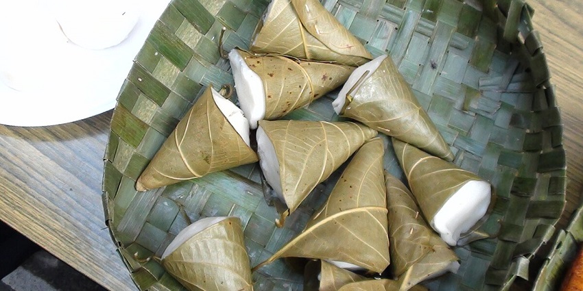 Savour the famous snacks of Kerala on your visit to the sacred Mammiyoor Temple, Kerala.