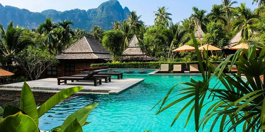There are a variety of feasible accommodation options available in Colombo, Sri Lanka.