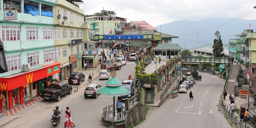 A market with eateries in Gangtok