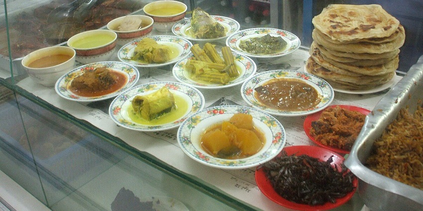 There are many food options to satiate the tastebuds of travellers at Reethi Beach.