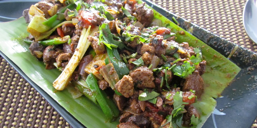 Have a delectable meal at the restaurants and eateries near the famous Itanagar Zoo.