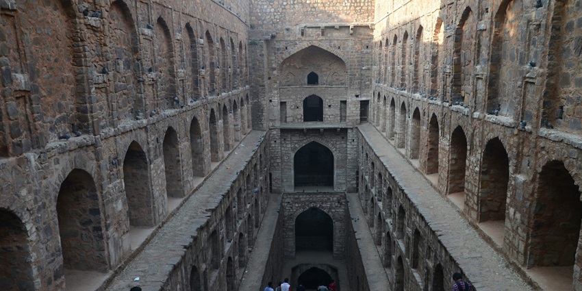 A view of Agrasen Ki Baoli, one of the amazing places to visit in CP with friends.