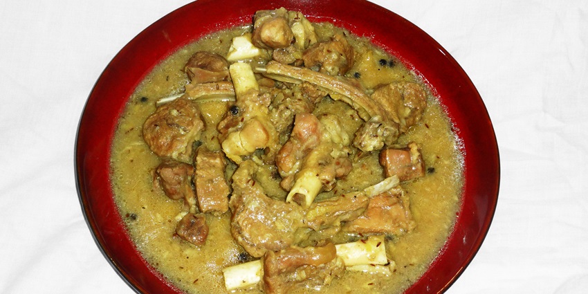 Explore the taste of kashmir, try tasty Yakhni–Best food in kashmir, the food delight