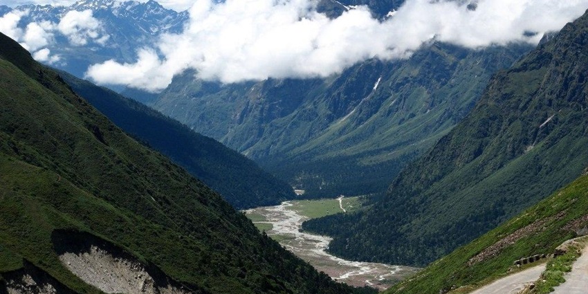 One of the most beautiful places to visit in Lachen surrounded by green hills