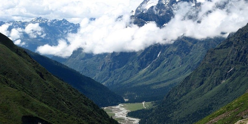 This valley , with a variety of flowers in sight, is one of the best offbeat places in Sikkim.