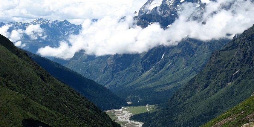 Yumthang or the Valley Of Flowers is one of the best places to visit in Sikkim in April