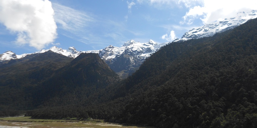 Lachung and Yumthang valley trek is one of the most enchanting out of all treks in Gangtok