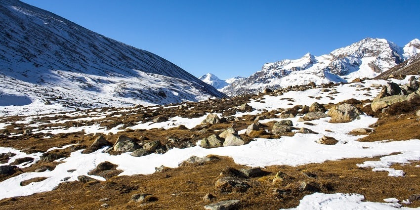 Among the best places to visit in North Sikkim, Zero point offers marvellous sceneries of mountains.