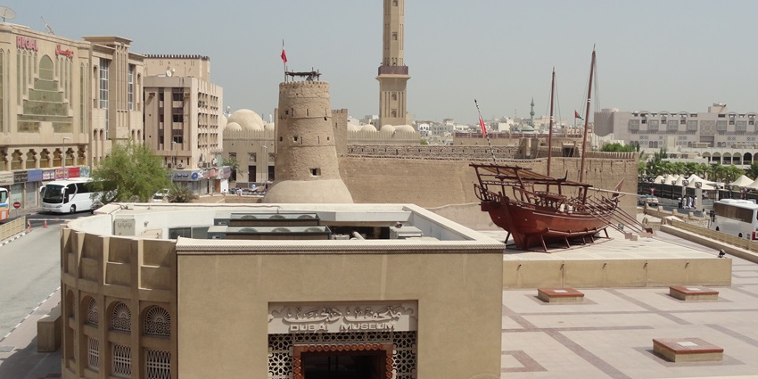 The image of a Museum building showcasing the stunning modern arts and architecture.