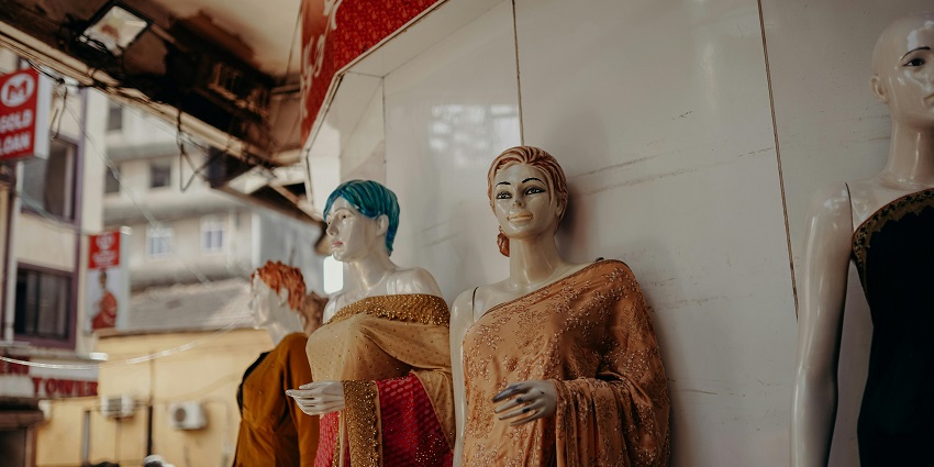 Kanke Road Market features a variety of handloom textiles, like well-crafted sarees.