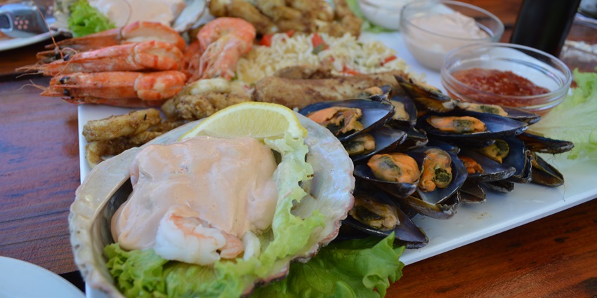 There are plenty of options to enjoy local seafood on Coral Island Thailand.