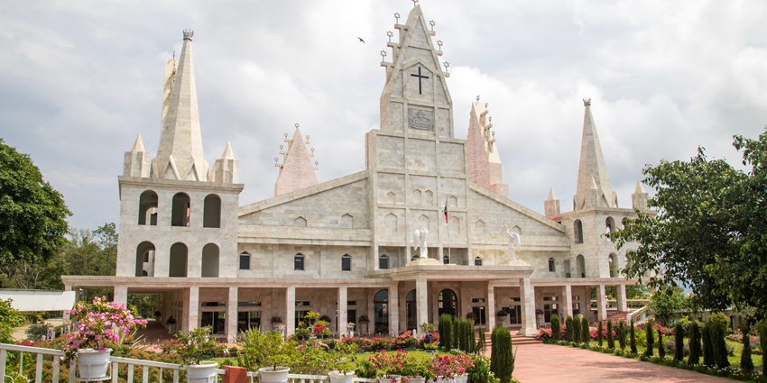 Solomon’s Temple is a scared and religious place, known for its unique architecture.