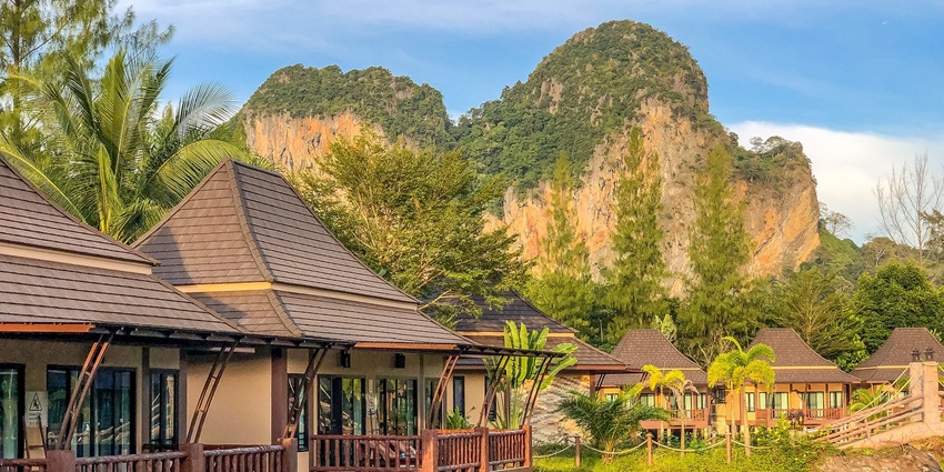 There are many stay options near the hot spring waterfall Krabi for a congenial experience.