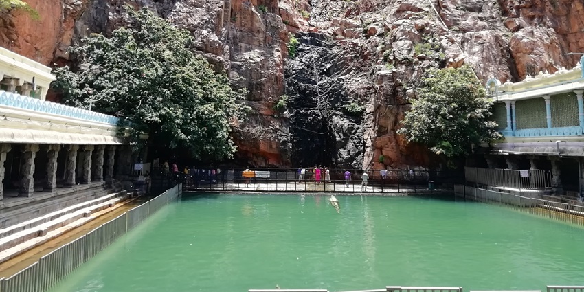 You can take a dip at the attraction’s holy theertham for a spiritual experience.