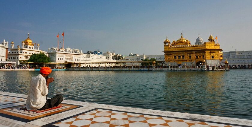 Image of Sri Harmandir Sahib, Golden Temple in Amritsar - explore hill stations near Amritsar