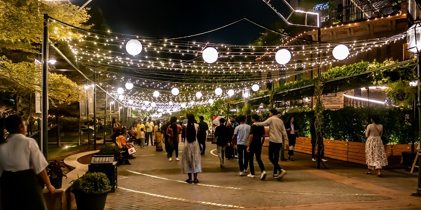32nd Avenue is a popular tourist site in Gurgaon.