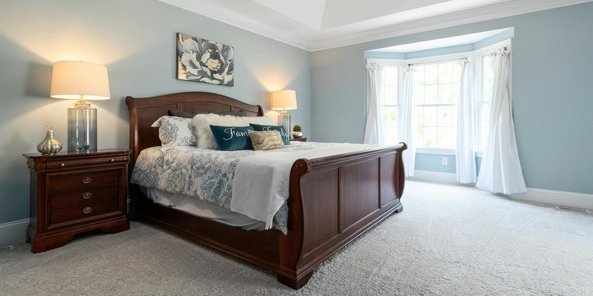 There are numerous accommodation options available near the cascading attraction.