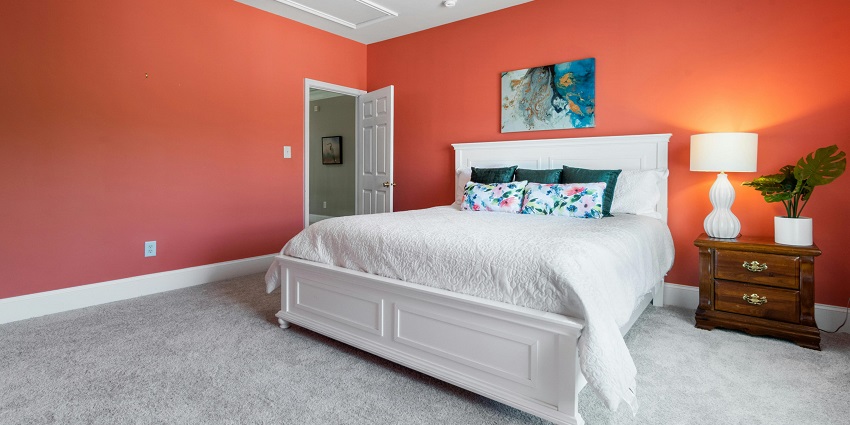 There are various stay options available near the sacred attraction for relaxation.