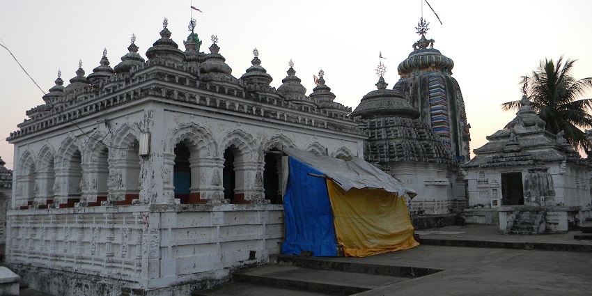 Located in Kantilo, a village in Odisha's Nayagarh district, is the Nilamadhab Temple.