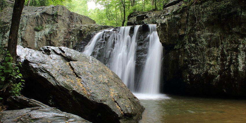 Aanachadikuth Falls is one of the best places to visit near Thommankuthu Waterfalls.