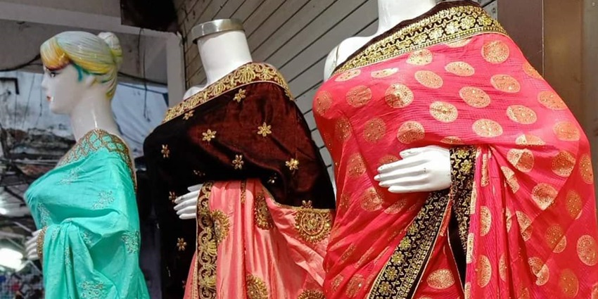 An image of Aari Tari, sarees on display on the mannequin, places for shopping in Jaipur