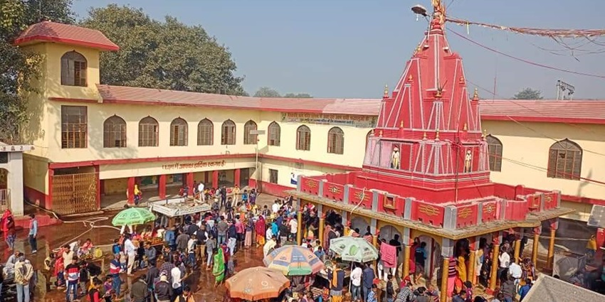 Pay a visit to the Babadham temple which has huge crowds of devotees