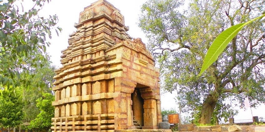 One of the many Mahadev temples in Chattisgarh, similar to Chandrahasini Temple.