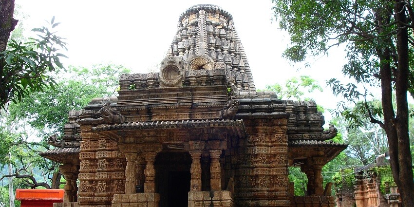 Front view of Shiv Shakti temple in India, similar to the Sitamani Temple in Chattisgarh.