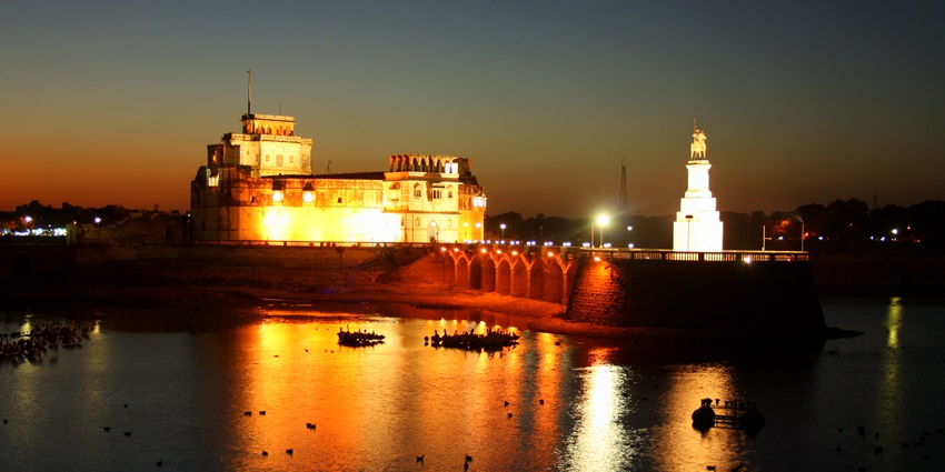 Lakhota Fort has a museum that houses many artefacts and sections from earlier times.