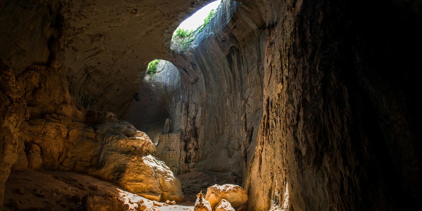 Prabhas Patan Caves are a remarkable collection of rock-cut structures in the region.